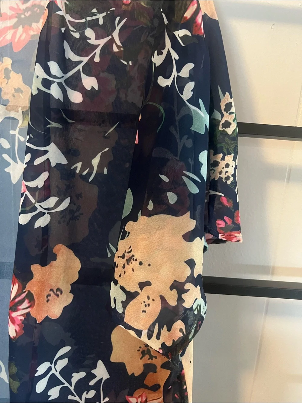 EUC, Women’s Floral Sheer Cover Up, please see pictures for measurements, C4